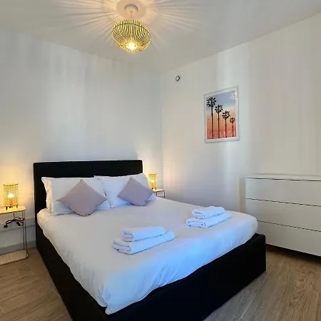 Superbe Neuf - 5min Walk Apartmán